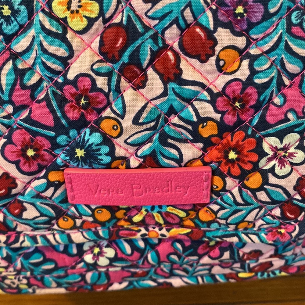 Vera Bradley crossbody - Picture 2 of 8